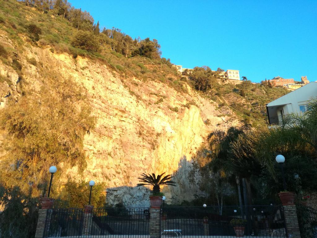 Holiday Rentals Taormina Exterior photo